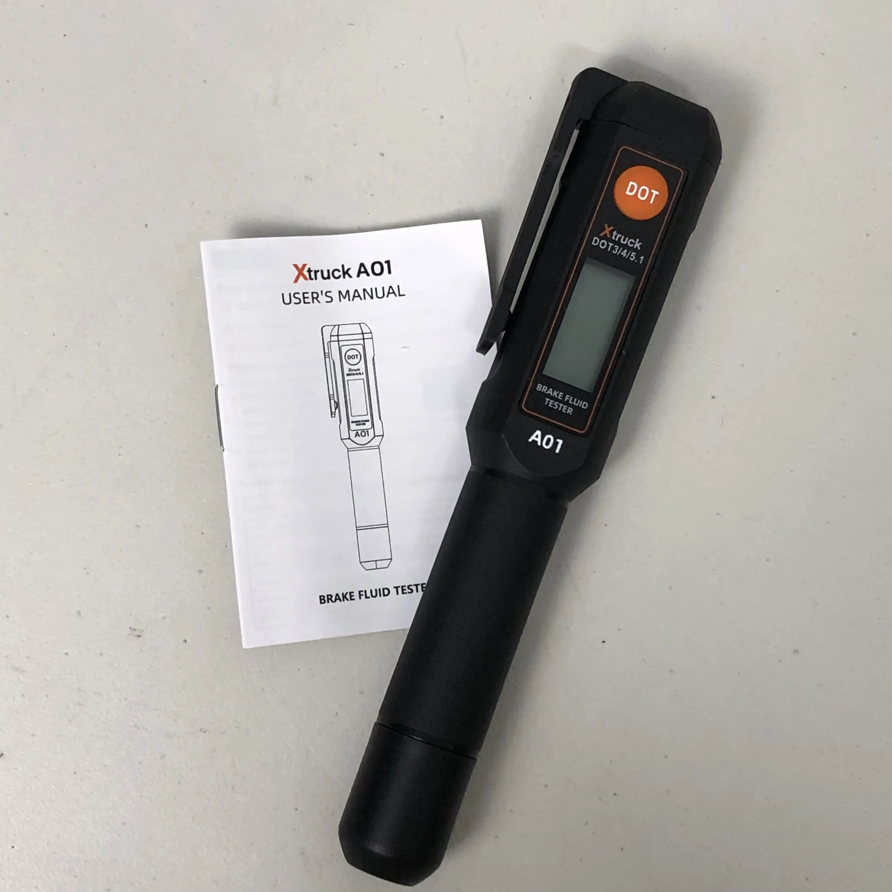 

Xtruck AO1 Brake Fluid Tester Used for Moisture Detection and Intelligent Display Car Oil Tester Auto Brake Liquid DOT3/4/5.1