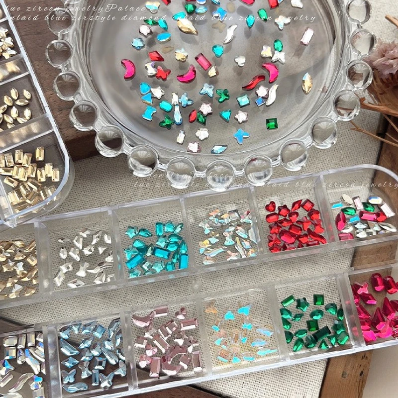 Glitter Fiore Luna Farfalla Stella Cuore Cristallo Lucido Strass Bowknot Fiocchi di neve di Natale Accessori per nail art Decorazioni