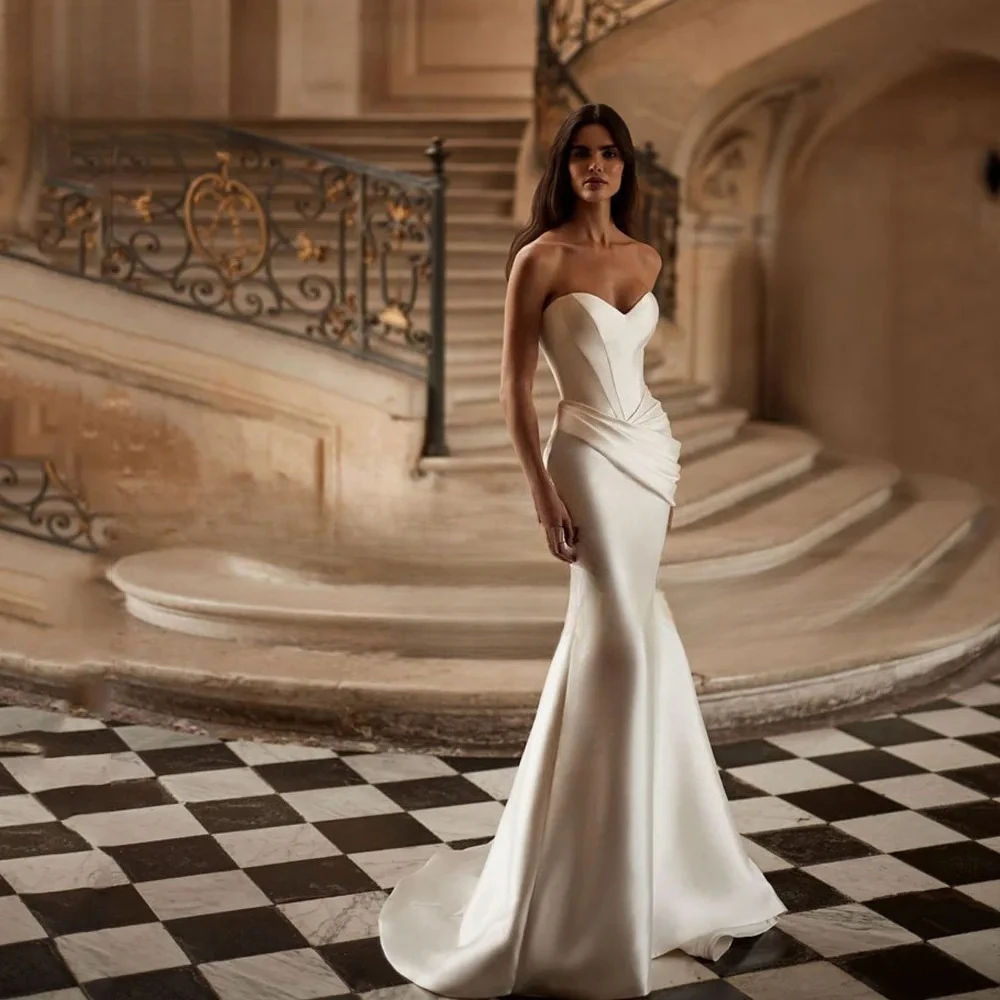 Meerjungfrauen-Hochzeitskleider 2026: Luxuriöse, plissierte Sweetheart-Brautkleider aus Satin mit Schnürung und Schleppe – Maßanfertigung