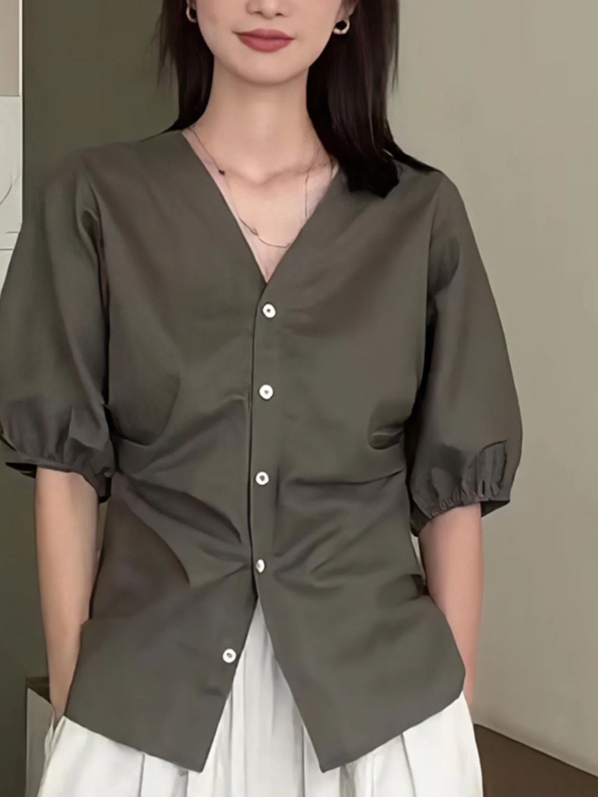 

Summer 2025 Bubble Sve V-Ne Slit Button-Up irt Commute Slimming Versatile Top Korean Sle Stand Fit ort Sve