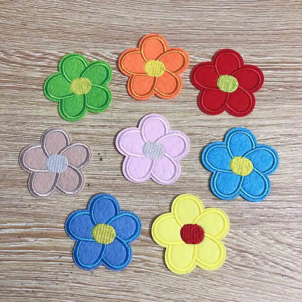 10 Stück bestickte Aufnäher mit fünf Blütenblättern zum Aufnähen für Kinderkleidung, Taschen, DIY-Dekoration, Blau, Grün, Orange, Rosa, Rot, Gelb – Detail 1