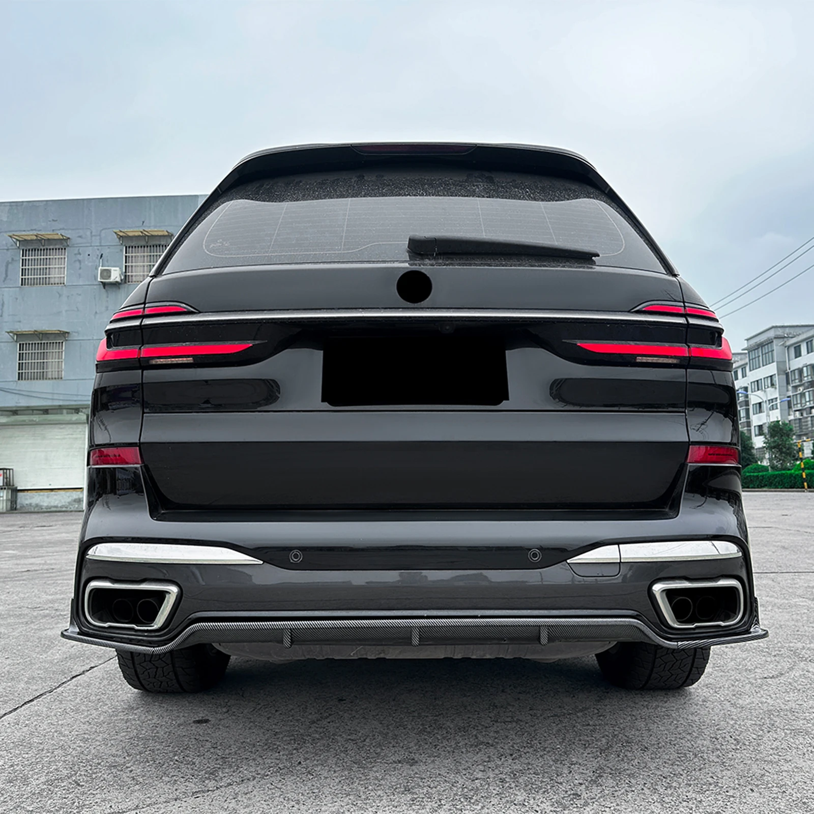 

Rear Bumper Diffuser Lip Carbon Fiber Look/Gloss Black Tail Boot Spoiler Splitter Protector Kit For BMW X7 G07 M Sport 2019-2025