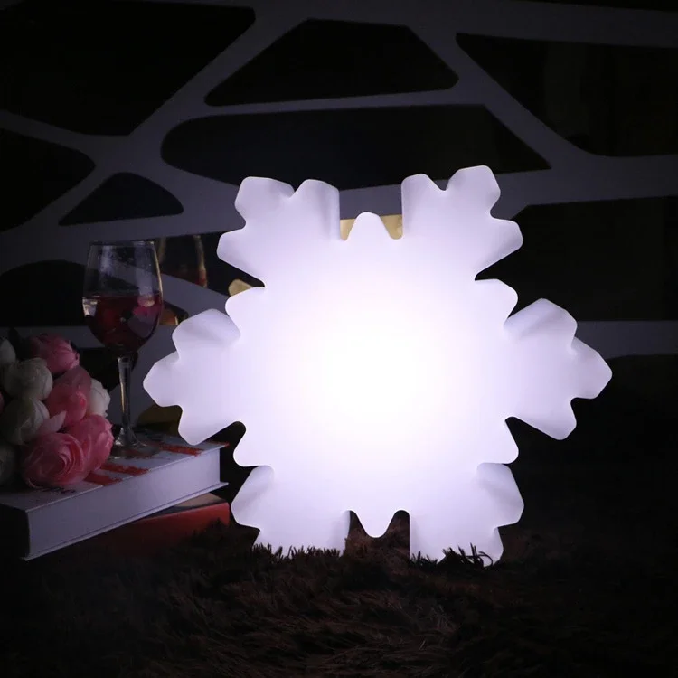 Christmas Decorative Light Remote Control Colorful Charging Snowflake Creative Modeling Light Waterproof Rotational MoldingLight