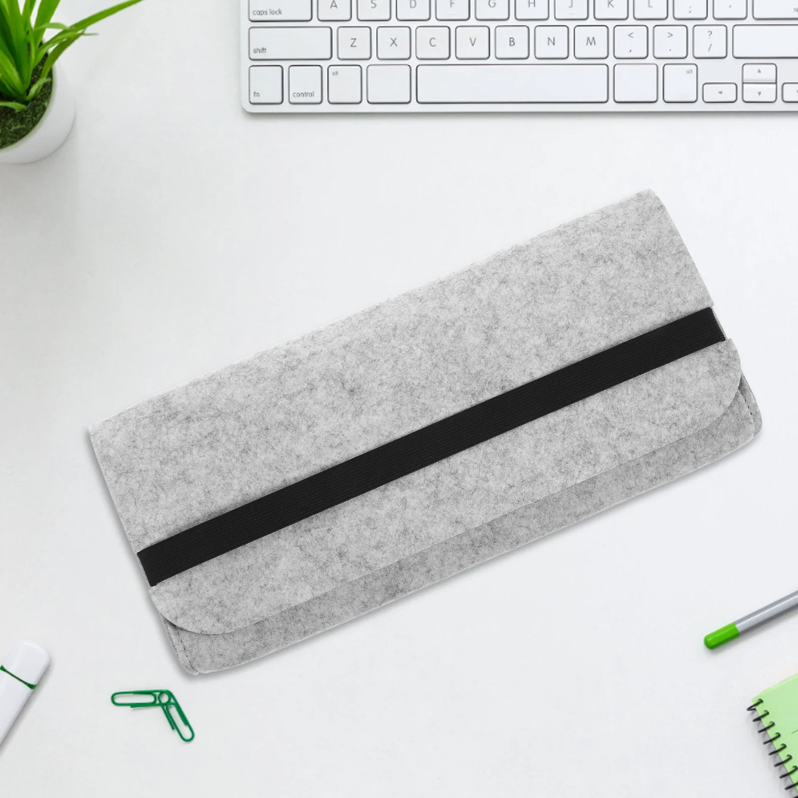 

Mechanical Keyboard Storage Bag 104 Keys Dust Proof Wear Resistant Elastic Webbing Compatible Thickened Design Simple