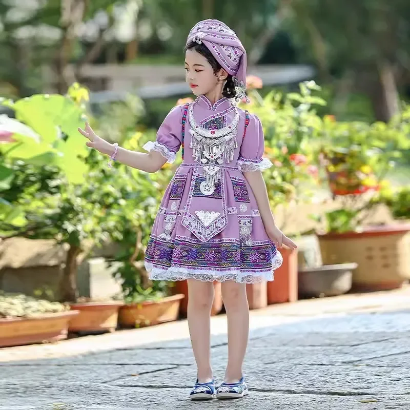 2024년 신입생 한족, 미아오족, 이족 소녀들을 위한 민족 의상 공연복