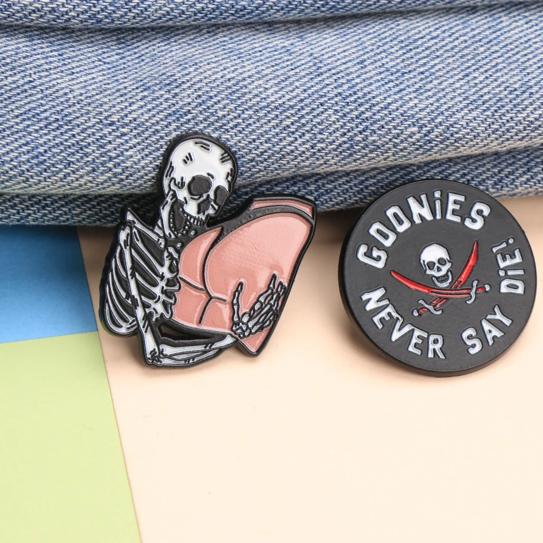 GOONIES NEVER SAY DIE! Enamel - đánh giá và giá Embroidery Illustration