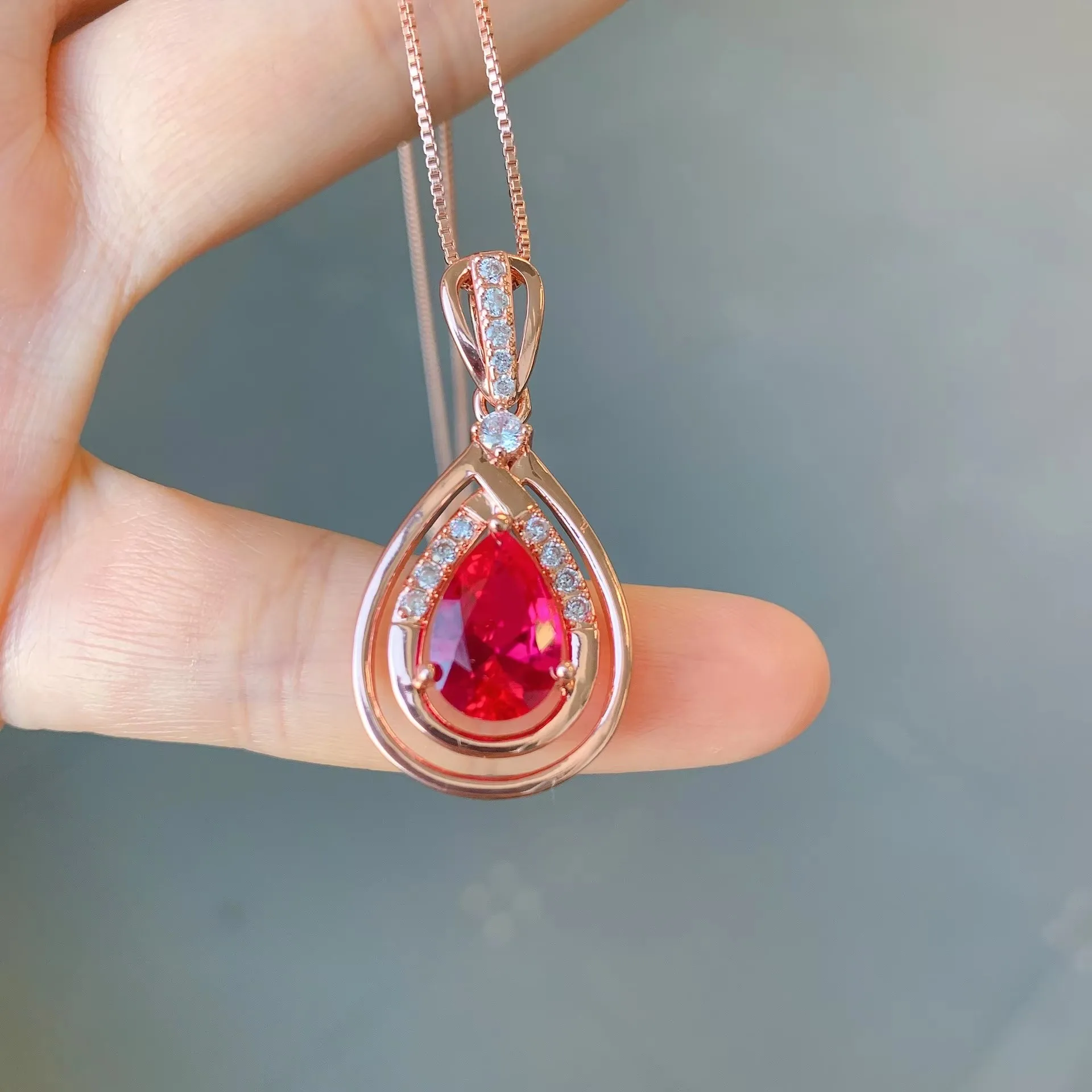 

Red Water Droplet Crystal Pendant Necklace Earrings Jewelry Set Crown For Women High Quality Cubic Zircon Rose Gold Chain Gift