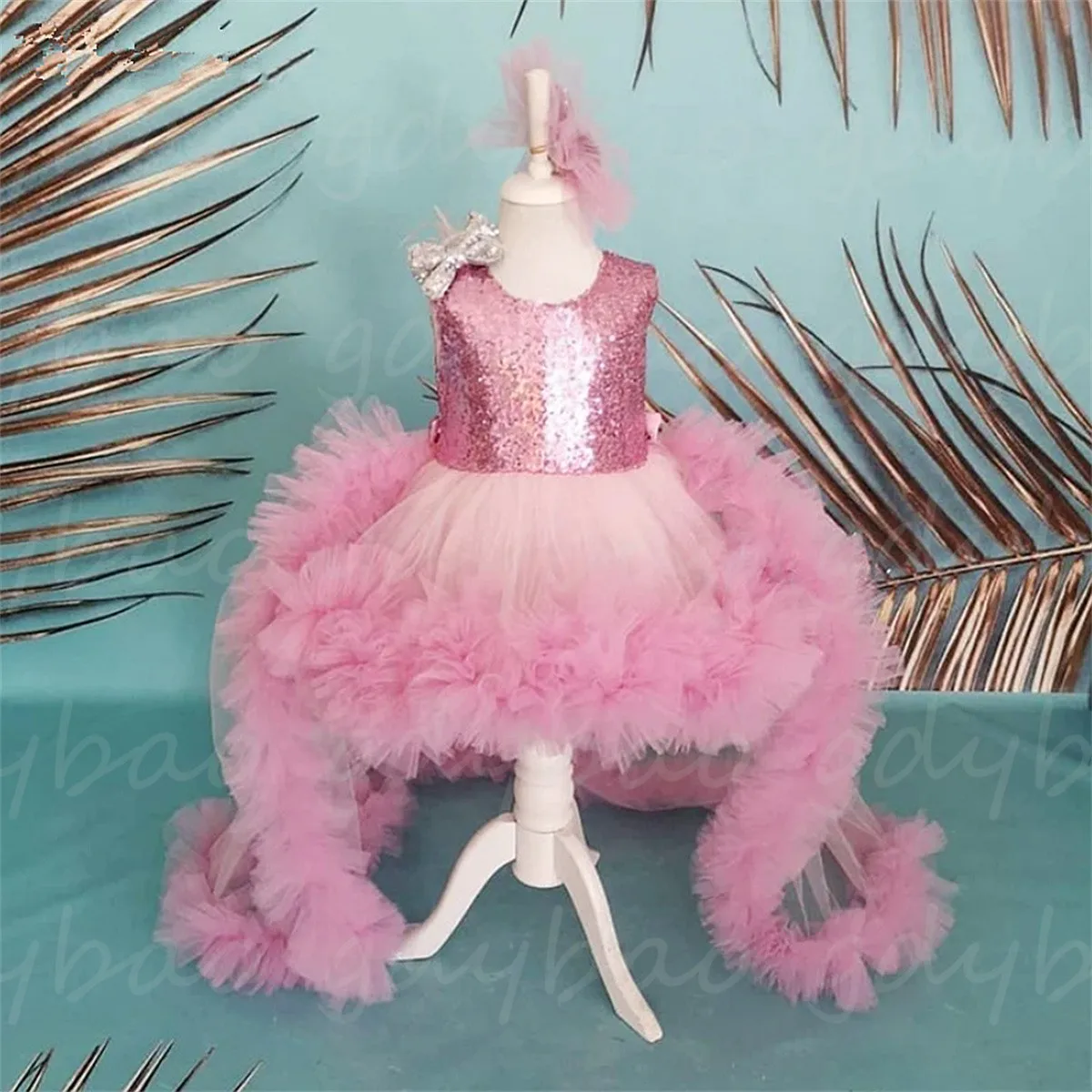 

Lovely Fluffy Sleeveless Sparkle Pink Tulle Sequins Feathers Applique Bow Flower Girl Dress Child Birthday Communion Ball Gowns