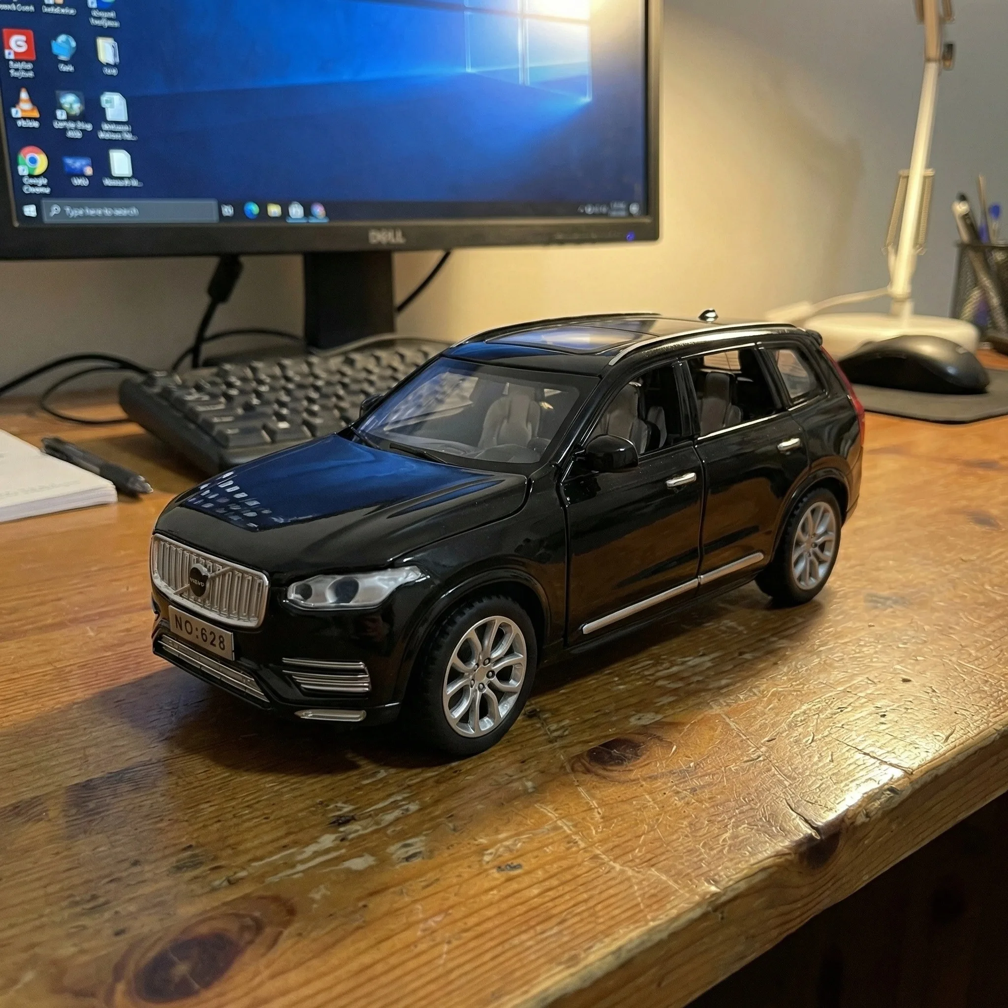

Модель автомобиля Volvo XC90 из литого сплава в масштабе 1:32, готовая статическая модель, подарок для взрослых, хобби и игрушки, коллекционные предметы, декоративные украшения.