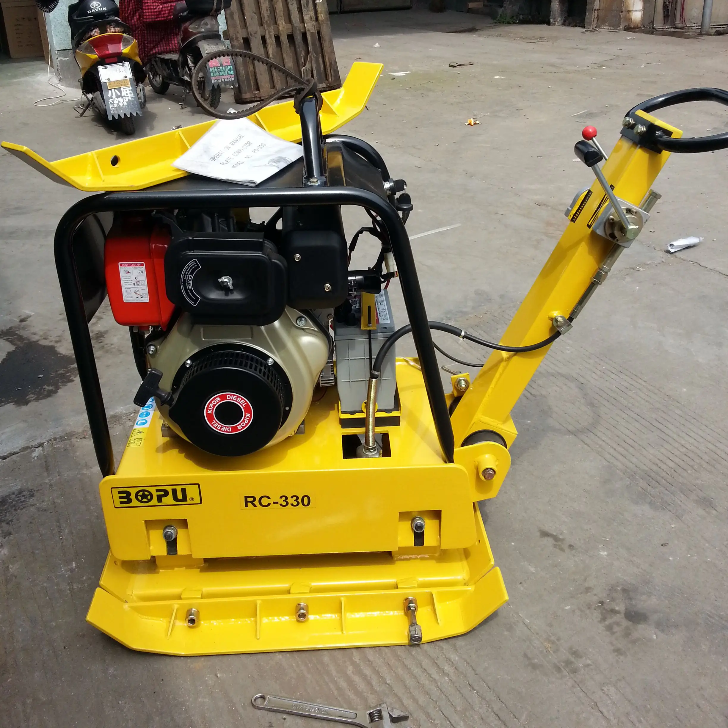 YG Reversible Vibration Asphalt Sand Road Soil Rammer Compactor Machine Vibrating Plate Compactor