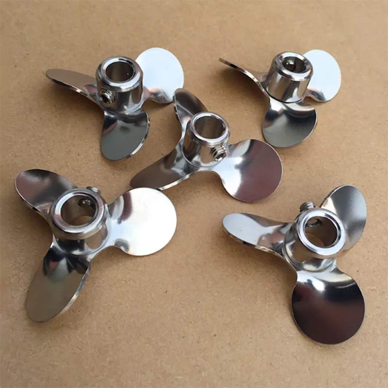 ใบพัดผสมแบบเกลียวสามใบขนาดเล็ก ทำจากสแตนเลส 316 จำนวน 1 ชิ้น สำหรับเครื่องผสมในห้องปฏิบัติการ