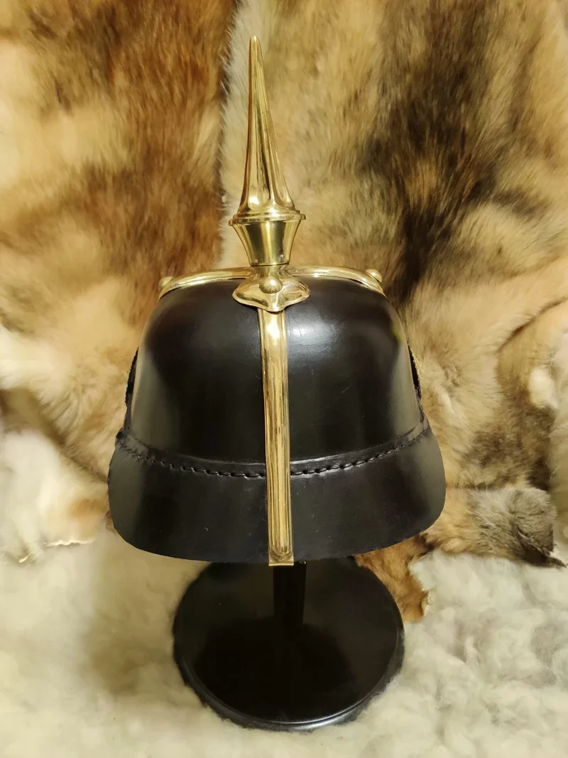 خوذة جلدية كلاسيكية من الحرب العالمية الأولى خوذة بروسية ألمانية خوذات بلغت ذروتها قناع جندي للاسترداد التاريخي يمكن ارتداؤه حقًا