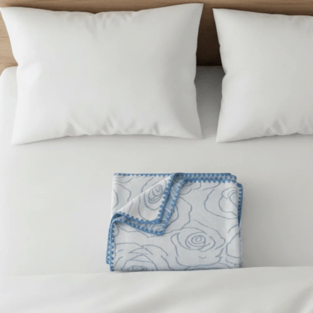 Double Side Flower Pattern Cool Feeling Summer Blanket Thin Breathable Air-conditioned Comforter Skin-friendly Smooth Texture