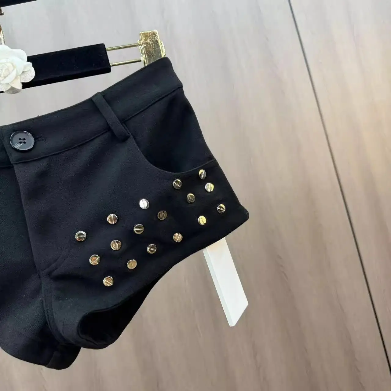 2026 Sexy Black Woolen Rivet Shorts Female Slim Buttocks Hot Y2k Shorts
