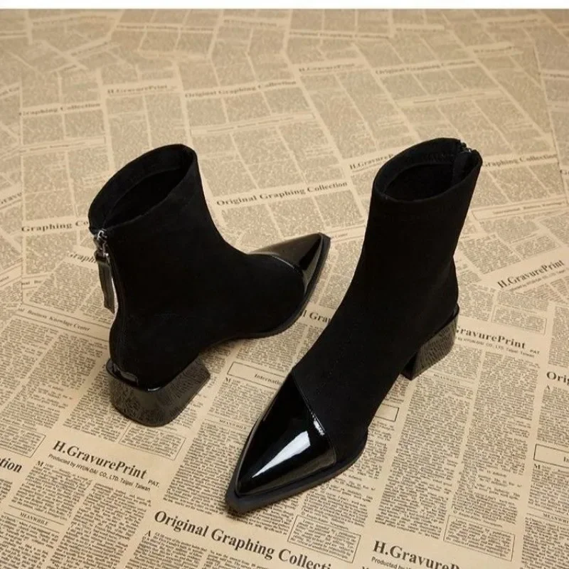 Women's 2025 New Autumn and Winter Fashion Retro Pointed Ankle Boots with French Temperament High Heels and Zipper Short Boots