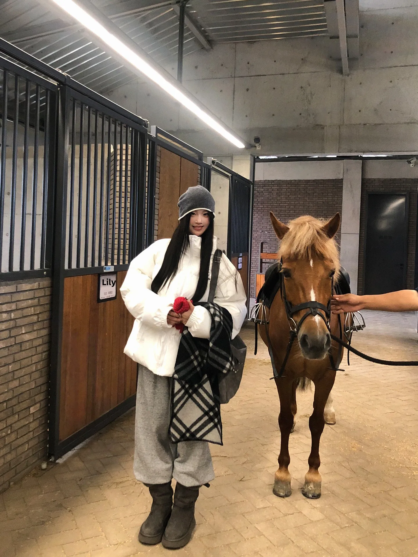 

Red Celebri Gallery Women's down Jaet Winter 2025 New Sle Beautiful Warm White Loose 90 White Du down Outerwear