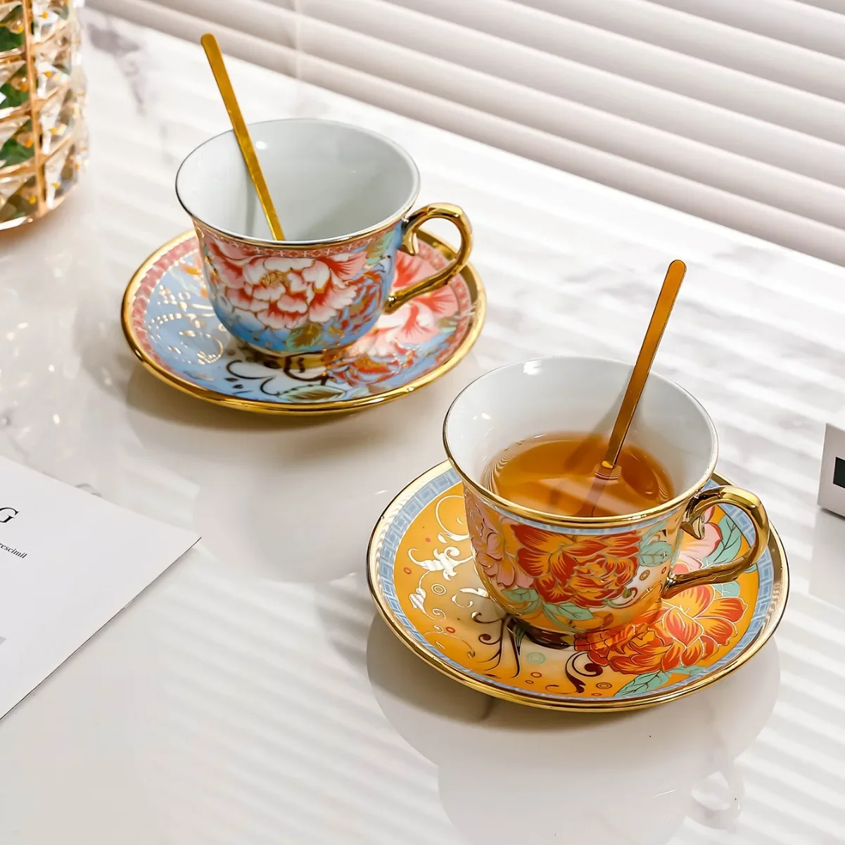 Exquisite French afternoon teacup household use Retro British tea set coffee cup Retro Flower Coffee Cup Set with Scoop Saucer