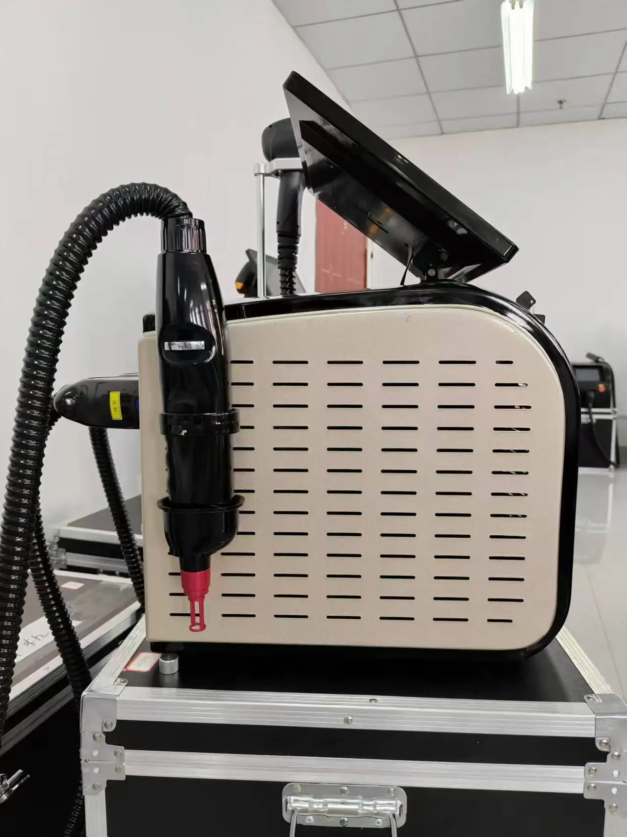 Professionnel glace titane indolore 2 en 1 Diode Laser épilation et détatouage Machine glace platine Salon de beauté spécial