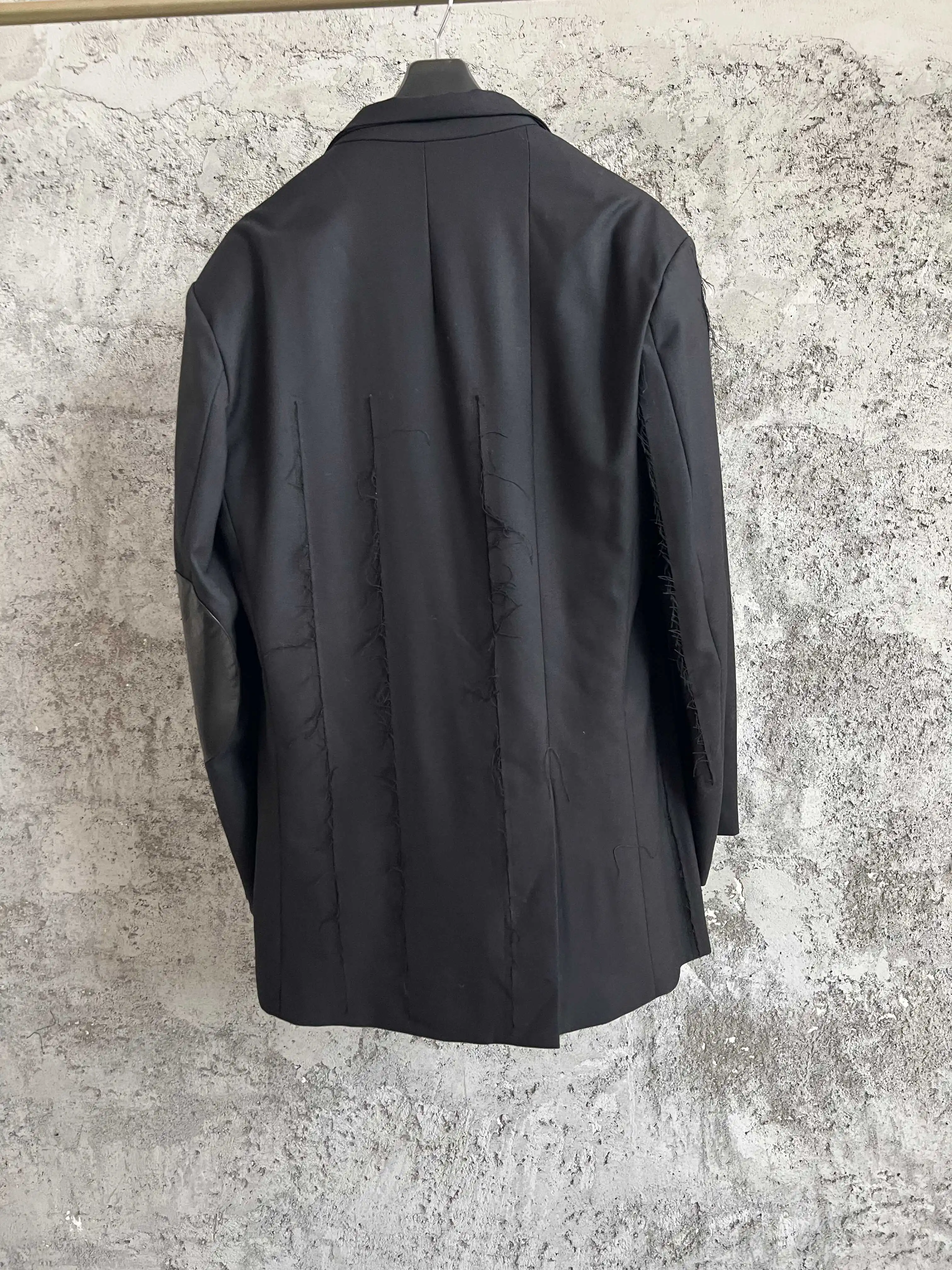 TOP-YAMOTO بدلة صوف أزرار من جلد الغنم الأصلي سترة سوداء مرقعة بصدر واحد