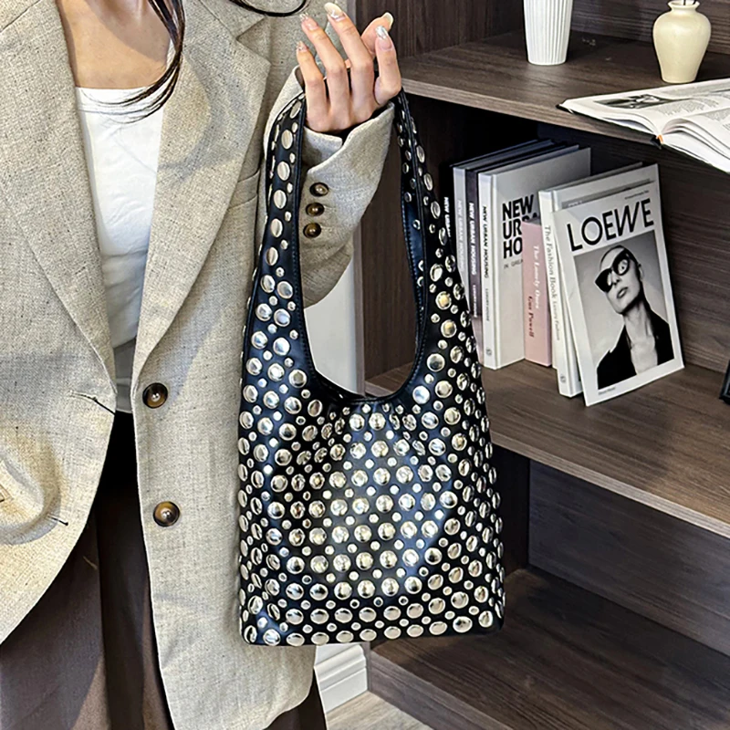 

Trendy Underarm Bucket Bag Cool Polka Dot Rivet Underarm Bag Personality Girl Commuting Shoulder Bag High-end Versatile Handbag