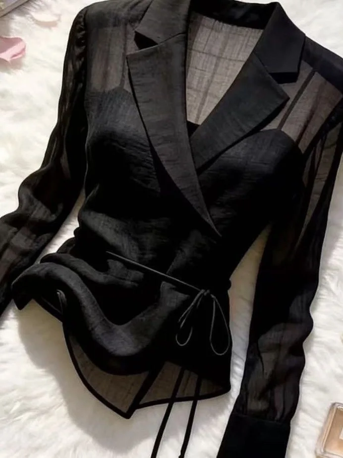 

Design Sense Black Splicing Suit Collar Top Women's Commuter Style Niche Elegant and Beautiful 2026
