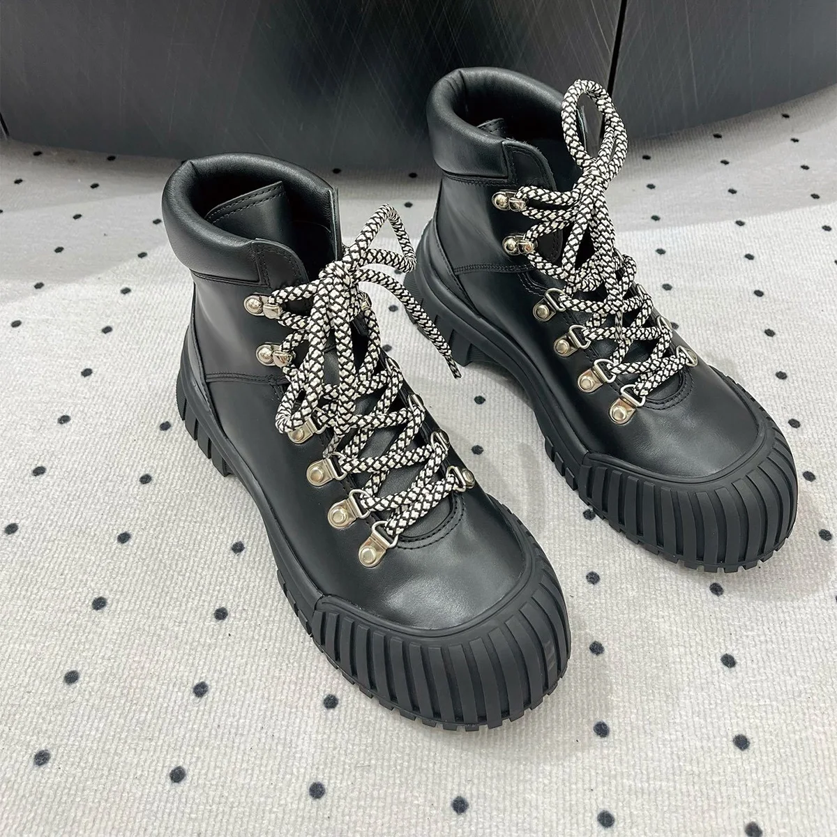 2026 High Quality winter Women Shoes Chunky Sole Lace Up Ankle Boots Fashion Streetwear Ladies Boots ch24100917