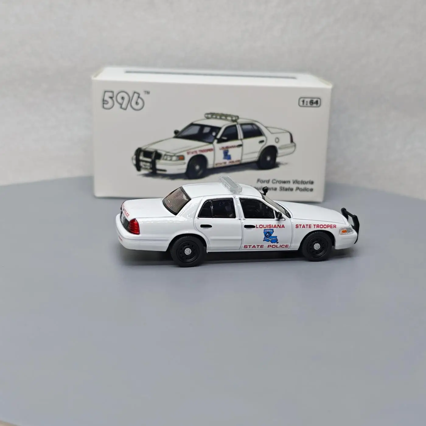596 1:64 Ford Crown Victoria-Département de Police de l'État Louisiana 596-97 modèle de voiture en alliage moulé sous pression Mini voiture jouet pour enfants cadeau