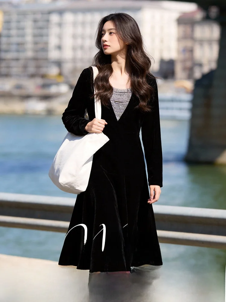 

Ele Deep V-ne Velvet Dr for plus Size Women Spring 2026 Faionable Design Korean Sle Commute Wind A-line Skirt