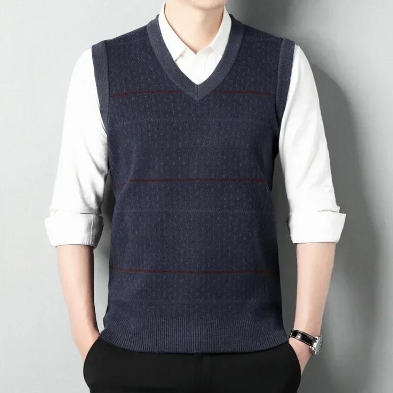 

2024 Mens V-Neck Sleeveless Vest Classic Business Gentleman Knitwear Knitted Waistcoat Sweater