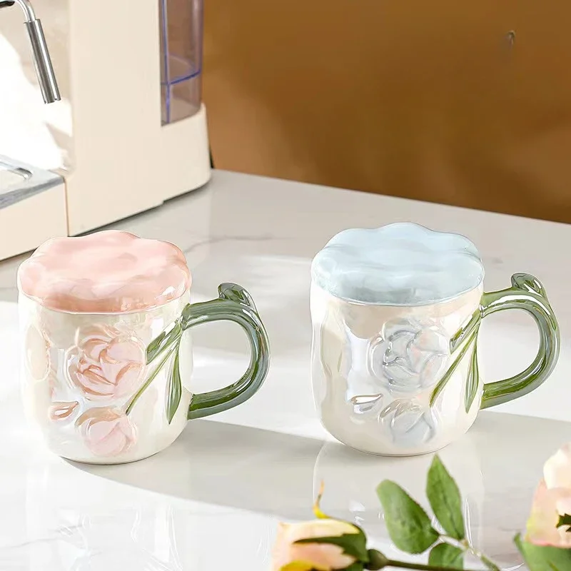 

Ceramic Mug Creative Rose Relief Pattern Coffee Cup with Lid Birthday Gifts Breakfasmilk Mugs Home Office Water Cups