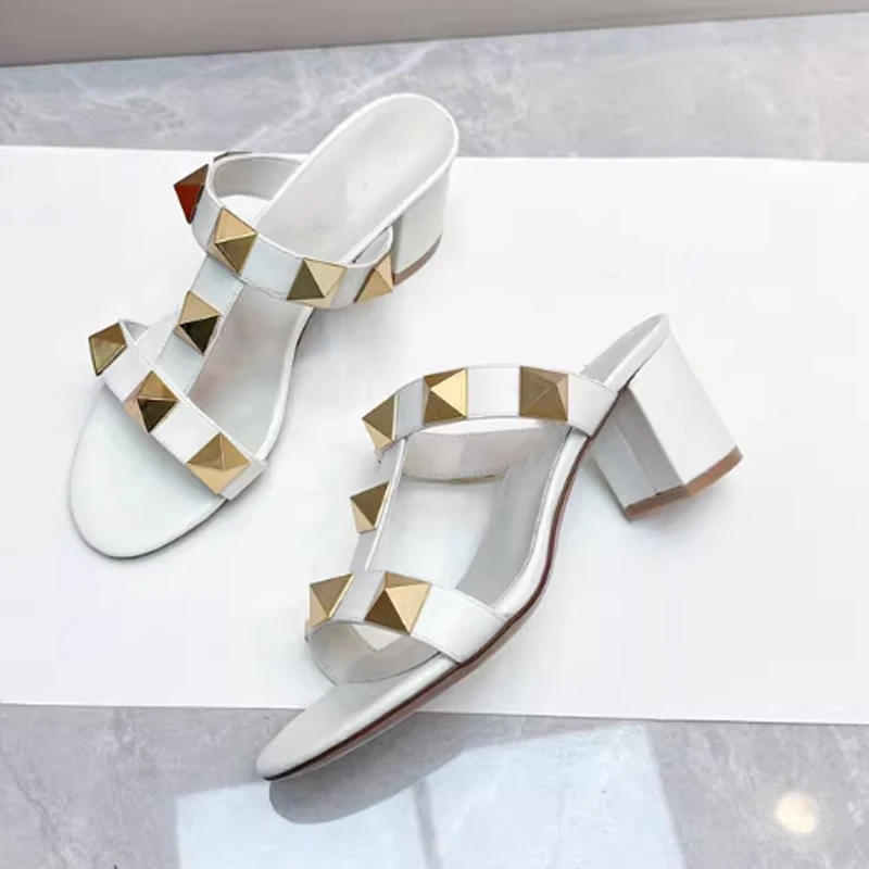

White Studded Open Toe Square Heel Mules Slippers Woman Summer 2026 Round Toe Rivet Flat Women's Sandals Fashion Party Casual