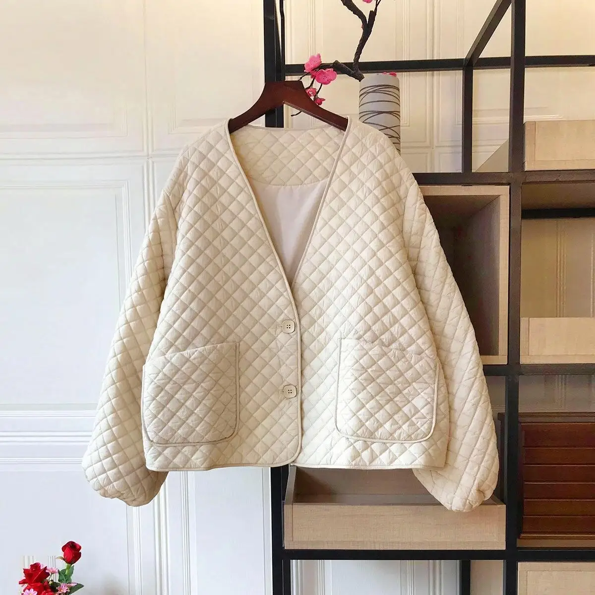 

Retro Diamond Pattern V-Ne Lantern Sve down Jaet Women's Loose Winter New Sle Slimming Lightweight Outerwear Trendy