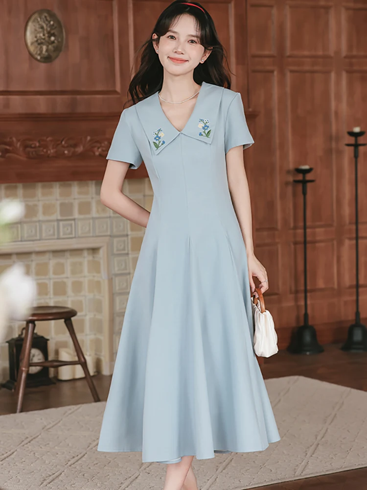 2025 Nieuwe Blauwe Chique Borduren Bloemen Pop Kraag Lange Jurk Vrouwen Elegant Office Lady Jurk Zomer Koreaanse Bodycon A-lijn Jurken