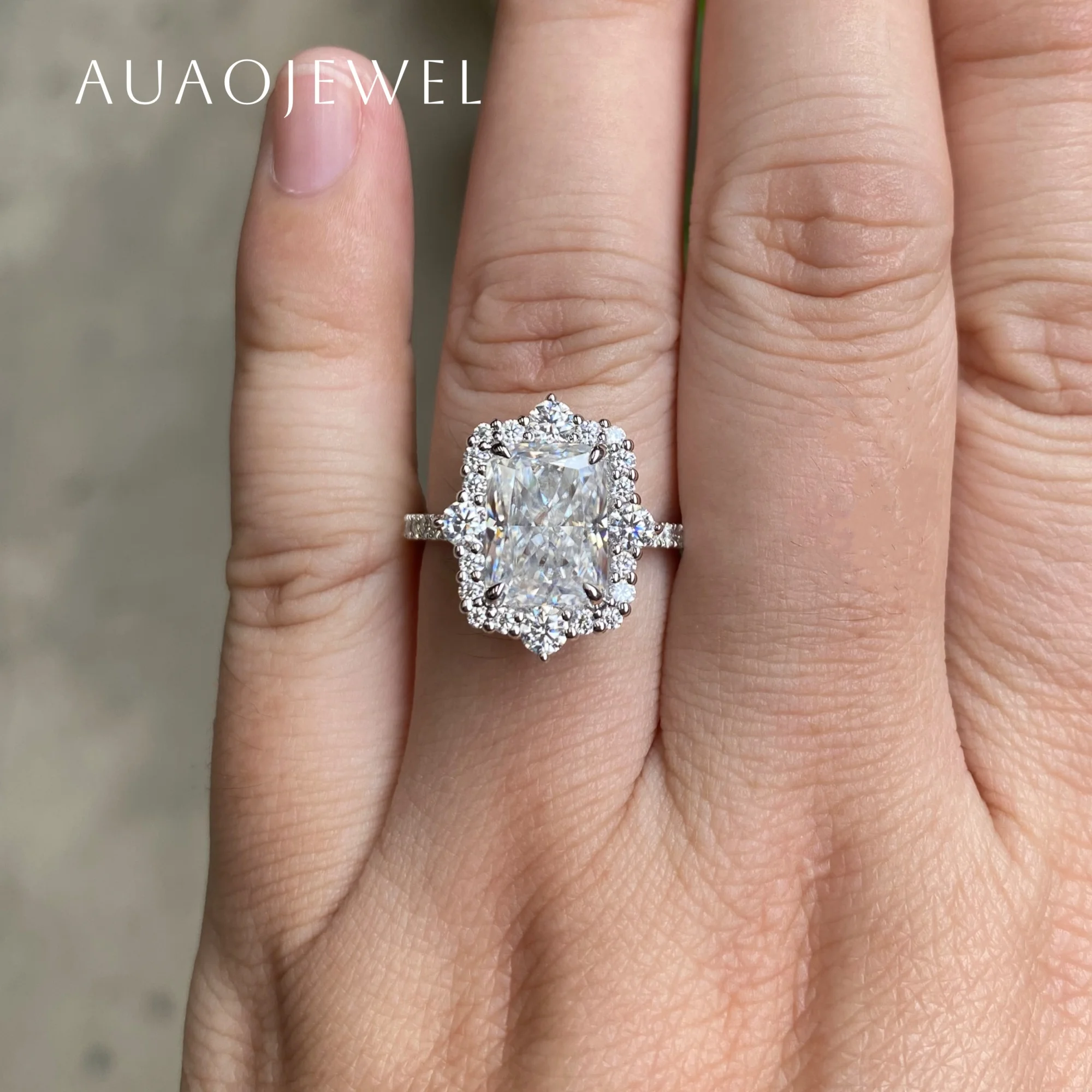 

AUAOJEWEL 4 Carat Moissanite Engagement Ring 18k Solid White Gold 7.5X10MM Radiant Cut for Women Wedding Rings Jewelry