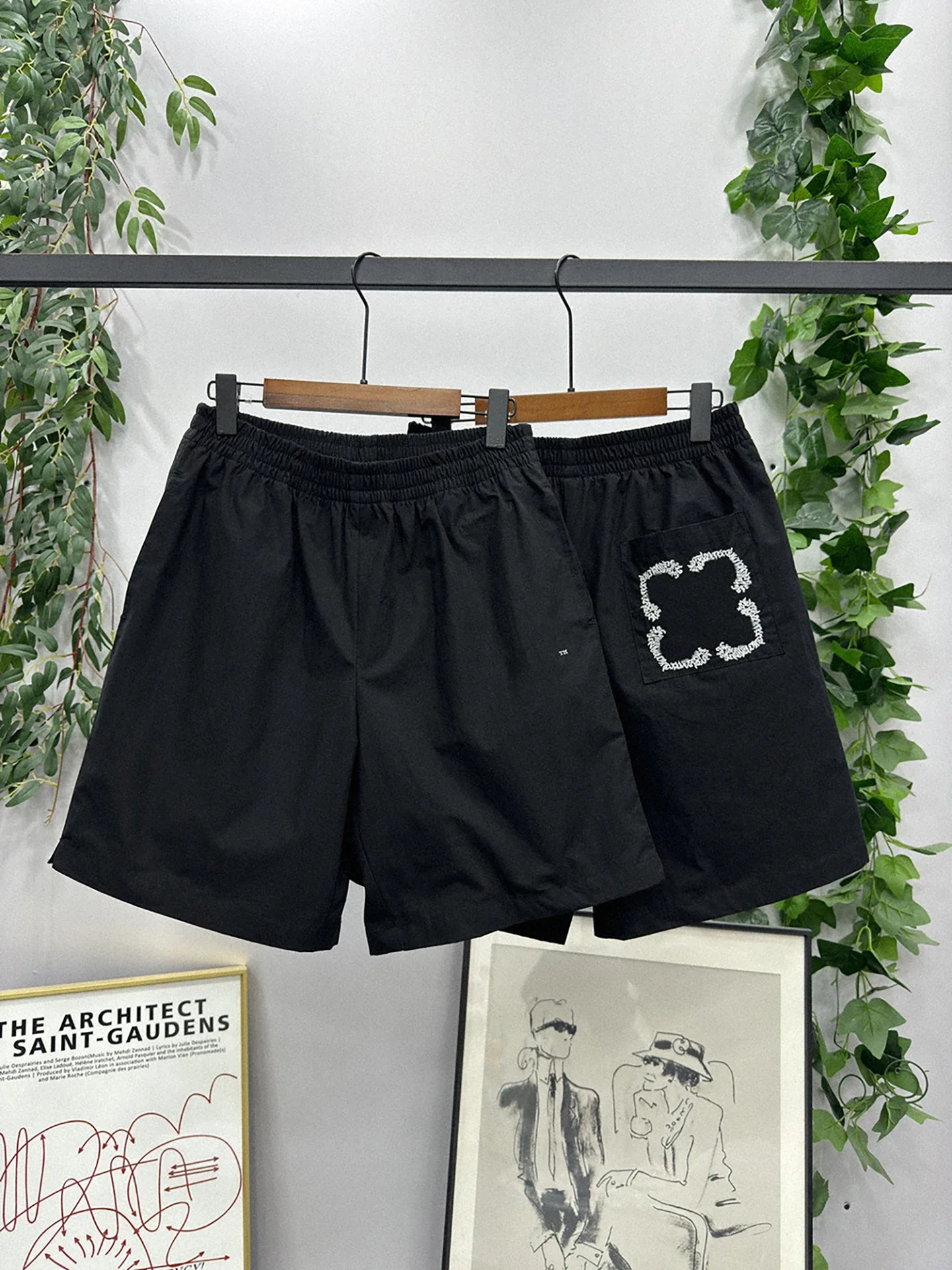 

Spring and summer embroidery models casual shorts beach pants 100% cotton plain road cotton youth couple shorts 2024