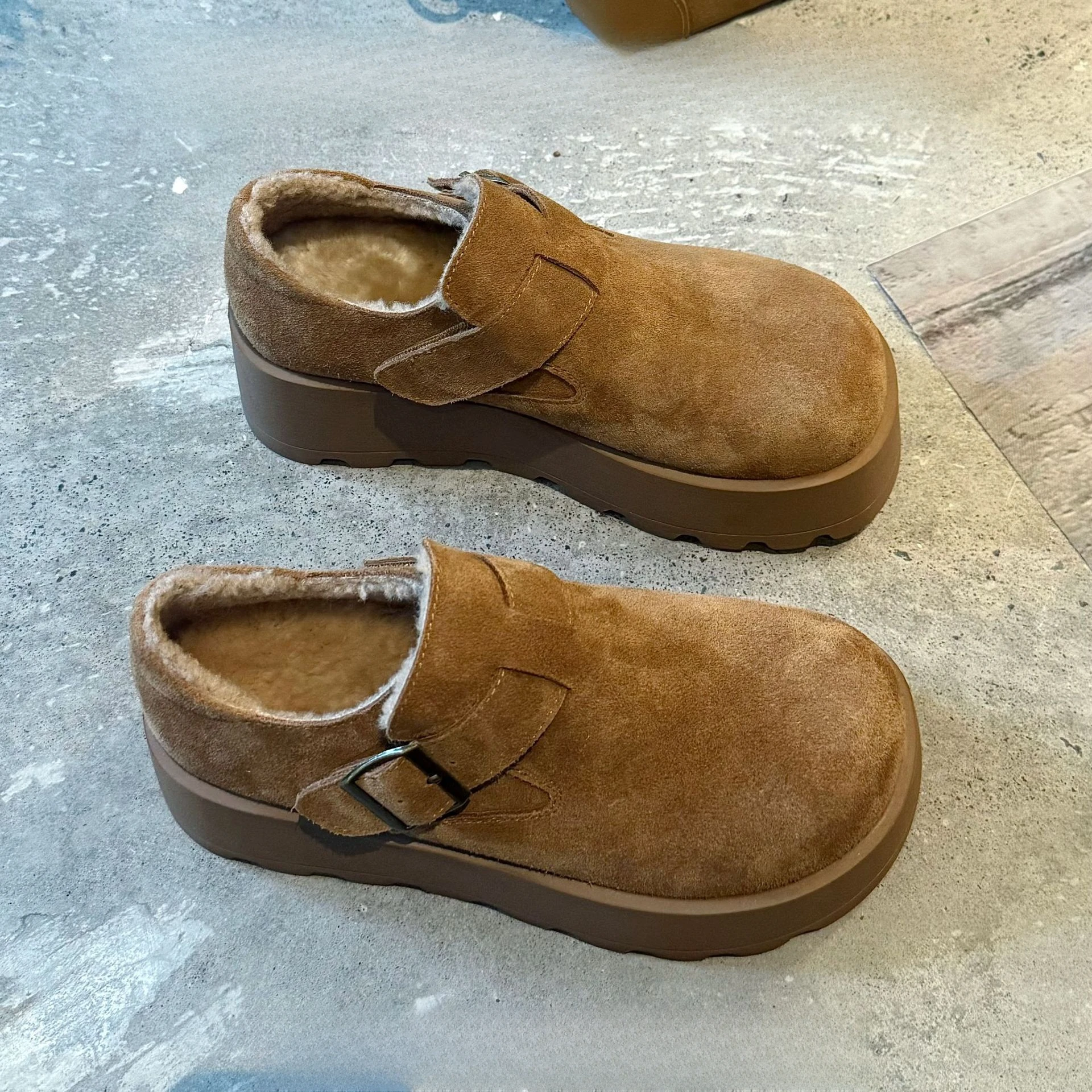 

Small height-enhancing thick-soled snow boots for women autumn and winter 2024 new wool plus velvet cute all-match loafers