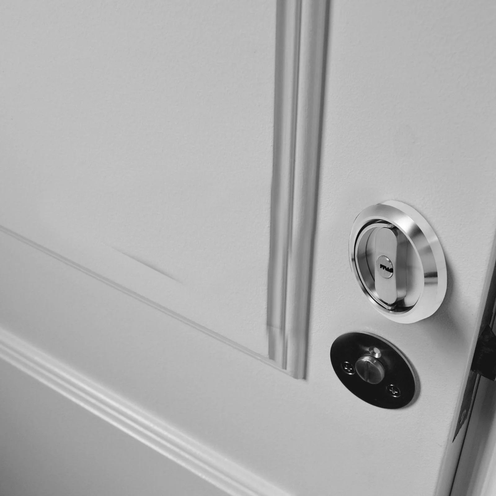 ユニバーサル隠しドアロック 304ステンレス鋼製 室内ドア用 ポケットドア プライバシーロック 簡単設置 穴あけ不要