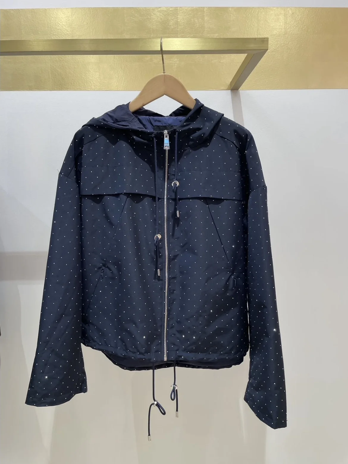 

Heavy Duty Polka Dot Rhinestone Hooded Blue Windbreaker Jacket Ladies Casual Style Standard Version Polyester Fiber Zipper Cl...