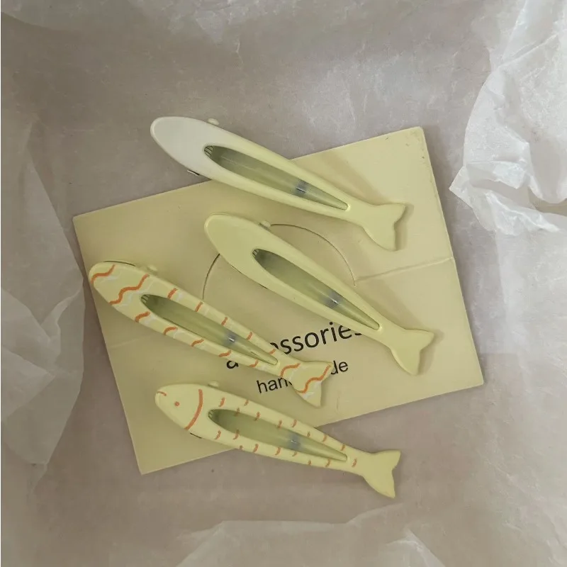 

Игривые желтые заколки для волос в форме рыбки для женщин: очаровательные, с полосатым дизайном, модные аксессуары, стильные и забавные украшения для волос для повседневных образов