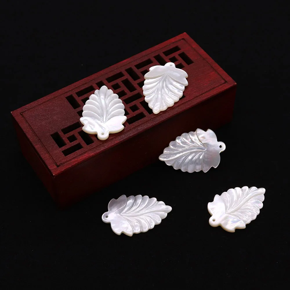 

Delicate Mini Natural Freshwater White Shell Polished Leaf-Shaped Single-Hole Loose Pendants DIY Jewelry Accessories Necklaces