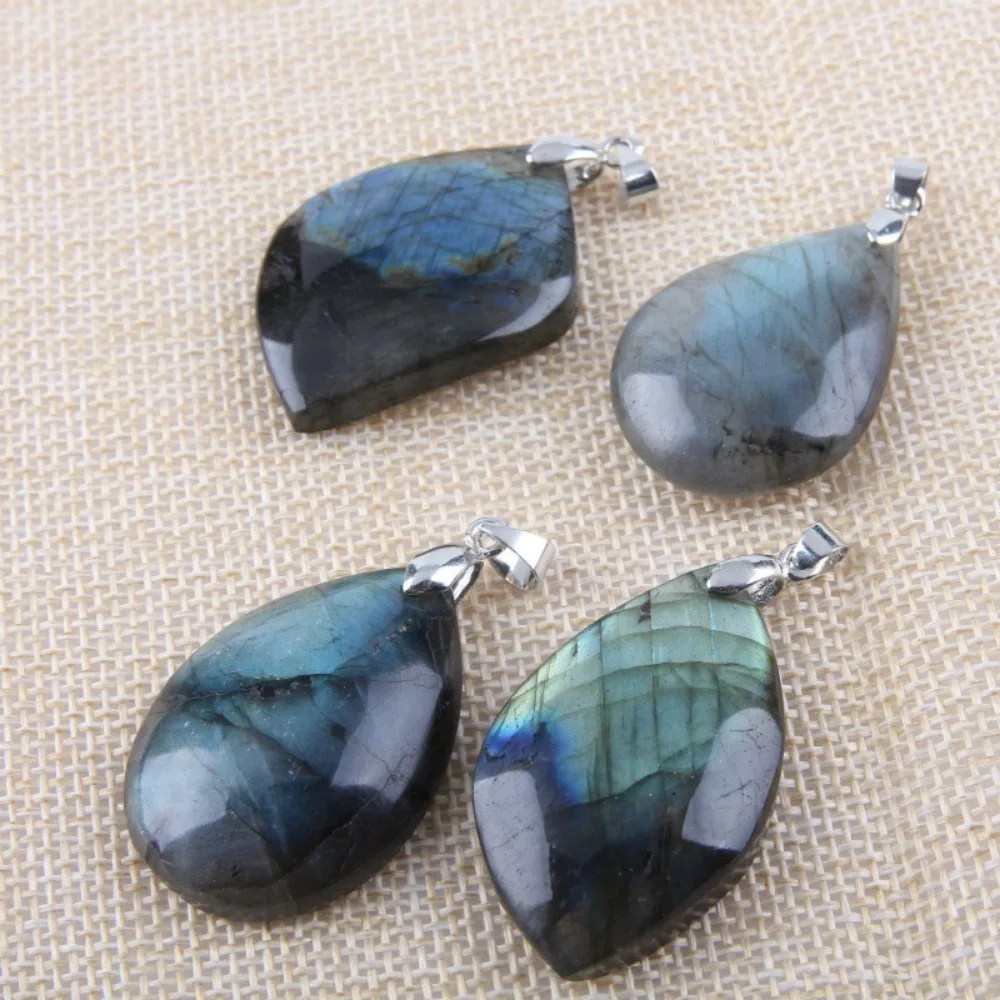 Natural Crystal Labradorite Original Stone Pendant Leaf Shape Polished Healing Energy Stone Increase Charm Unisex Jewelry Gift