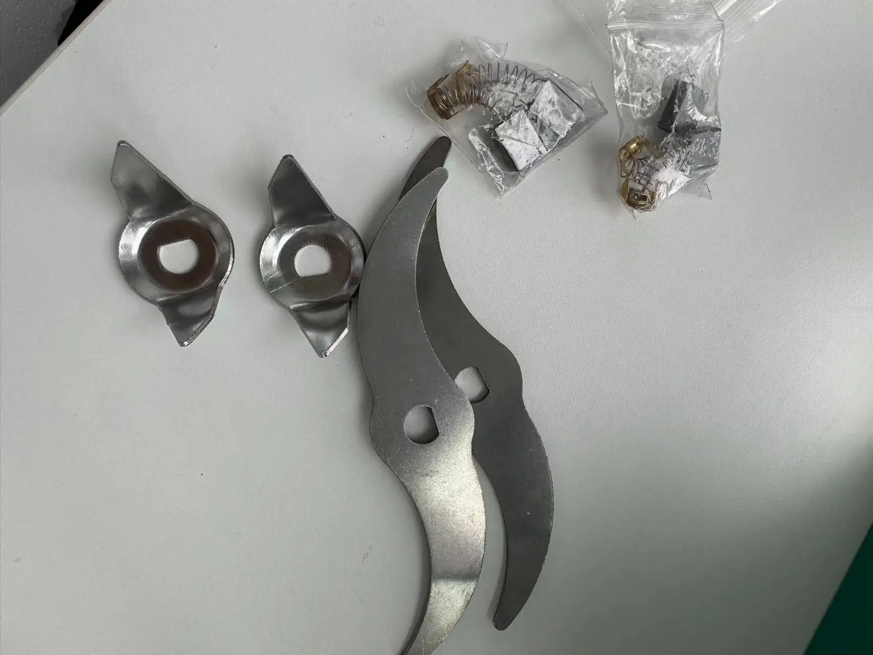 Dry Spice Food Powder Grinding Machine Stainless Steel Powder Making Grinder for Home Use