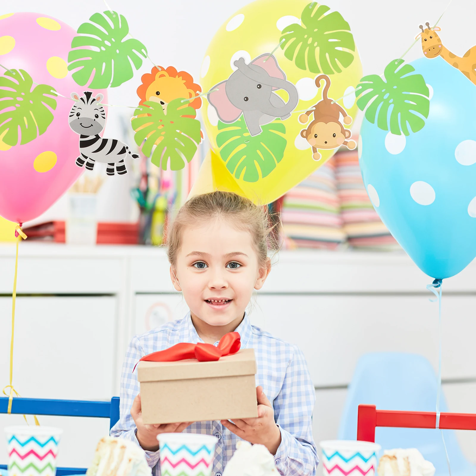 

Animal Birthday Banner Party Decorations Bright Color Paper Hanging Banners Leaf Themed Child Celebration Supplies