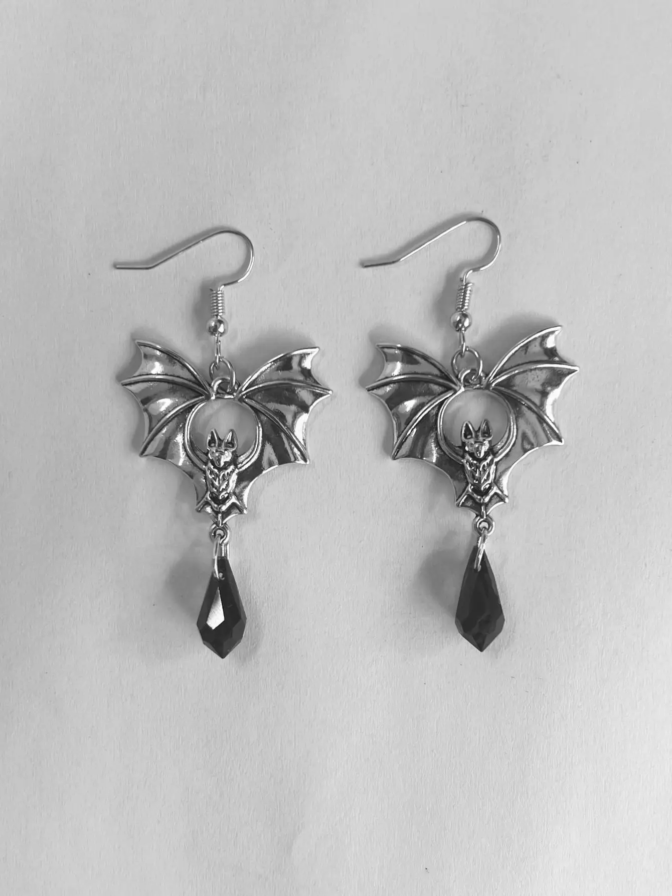 Gothic Vampire Bat Earrings For Women Man Fashion Pagan Witch Jewelry Accessories Red Crystal Vintage Bat Pendant Ear Hooks New