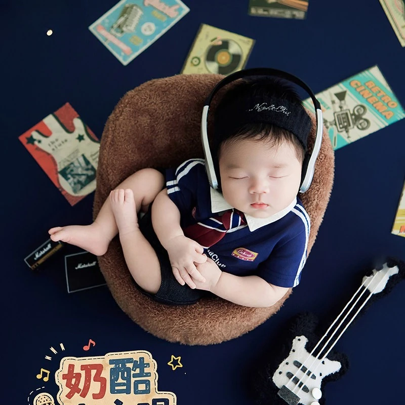 Newborn Photography Props Trendy Rock Music Theme with Outfit Headphone Guitar Poster Decros Blanket for Baby Studio Photoshoot