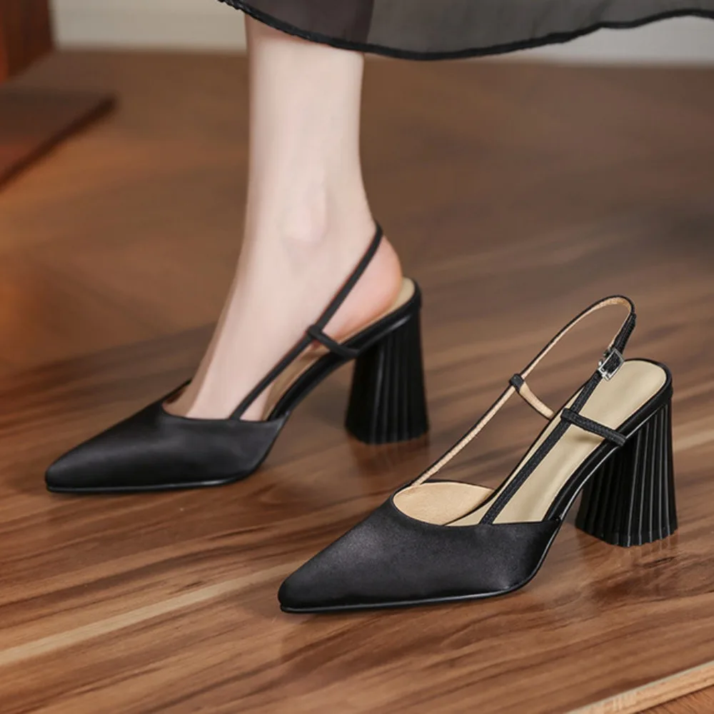 

Женские босоножки на высоком каблуке с плоской подошвой, с острым носком, с открытым каблуком, на толстом каблуке, шелковое элегантное платье, свадебная вечеринка, белый дизайнер