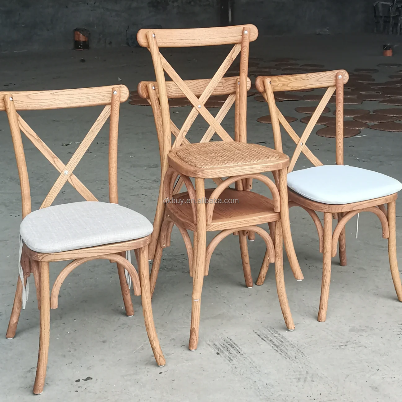 stackable KD cross back bentwood chair  and solid wood seat Wholesale wedding party cross back elm wood chair