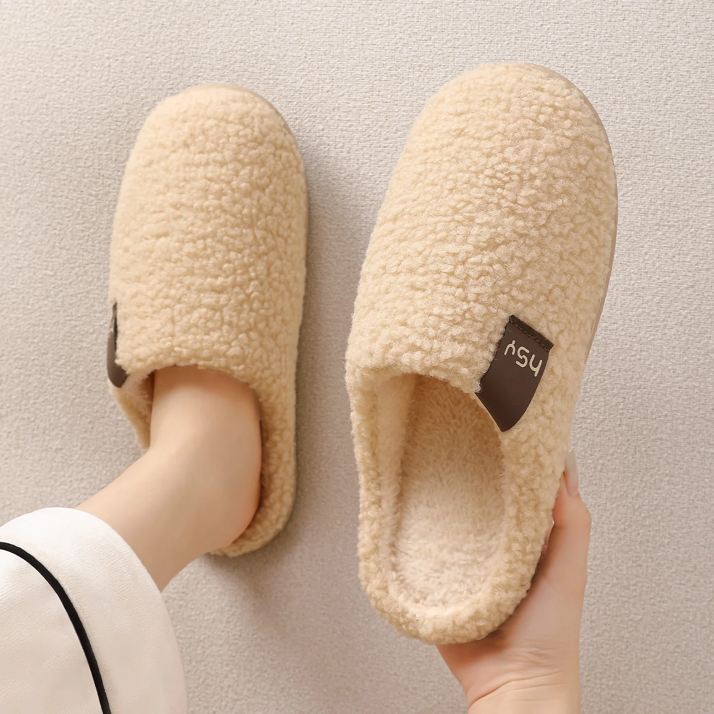 Winterwarme Plüsch-Hausschuhe für Damen und Herren, weiche, dicke Sohle, rutschfest, geräuschlos, für den Innenbereich, Baumwollschuhe, lässige Paar-Schuhe. – Detail 11
