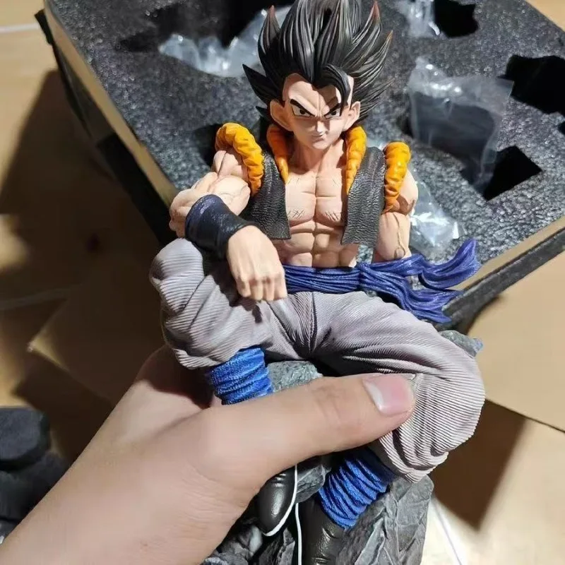 Super Blue Gogeta makes a domineering appearance, perfectly restoring the classic look, a must-have super cool desktop ornament