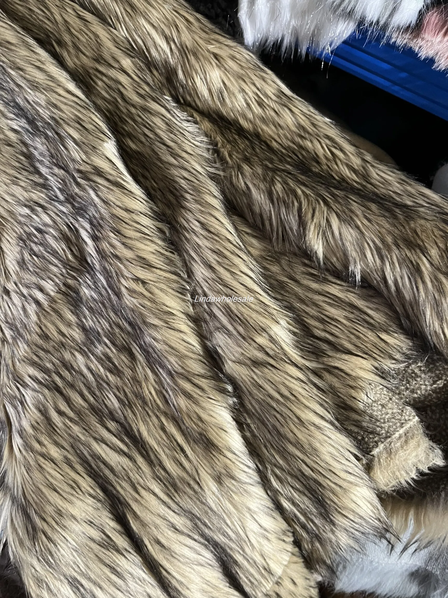 

New Beige grey dye tip long plush fur,faux fur fabric,felt cloth,Wool collar material